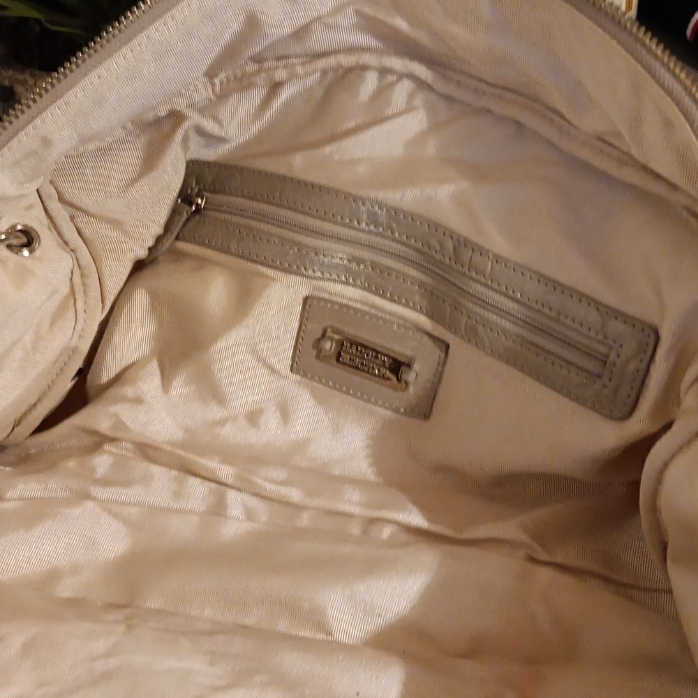 Badgley Mischka Kisha Large Bag - Picture 8 of 14